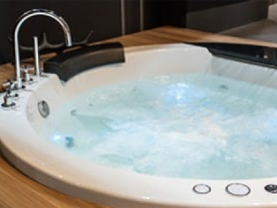 Tip na přechod z chlóru na GUAa u vody ve vířivé vaně